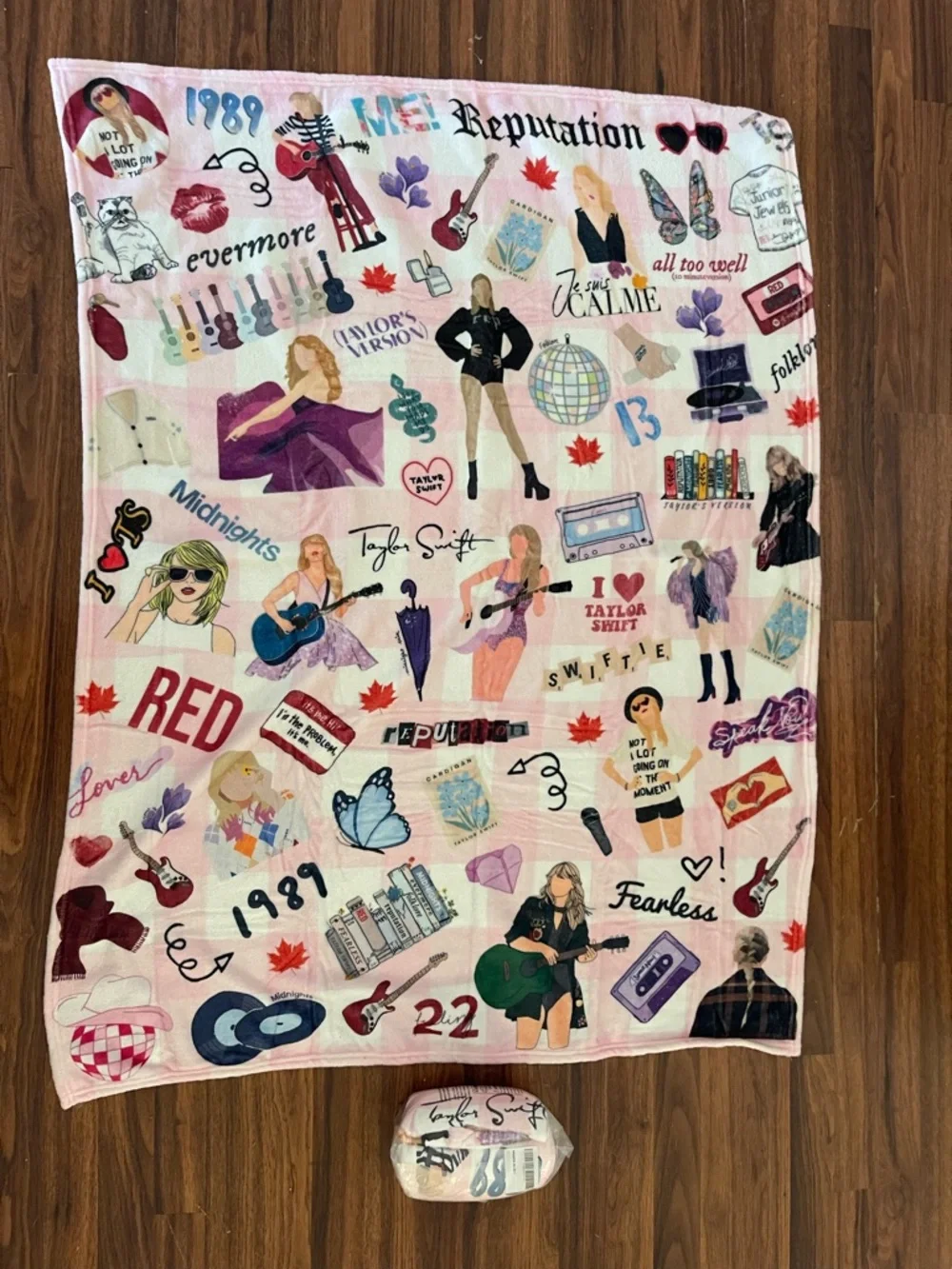 Taylor Swift Pink Multi Collage Blanket - Picture 1 of 2